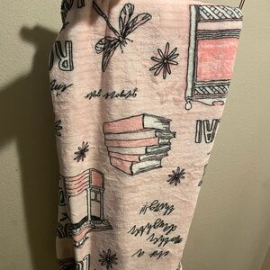 Cozy Gilmore Girls Pink Patterned Throw Blanket
